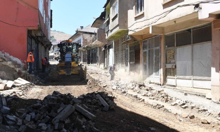 Bitlis Caddesinde Asfalt Hazırlığı