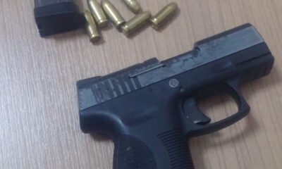 Kuşadasında Şüpheli Bir Kişi Silah Ve Mermiyle Yakalandı