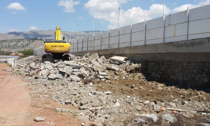 Erzincan 13 Şubat Şehir Stadı Yıkılıyor