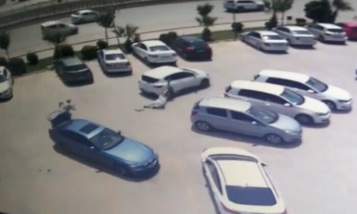 Bursada Kadını Metrelerce Yerde Sürüklediler
