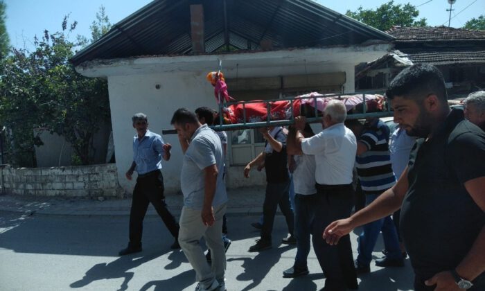 Kazada Ölen Kız Çocuğu Toprağa Verildi