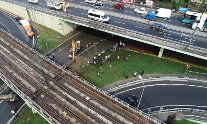 İstanbulda Sular Altında Kalan Cadde Havadan Görüntülendi