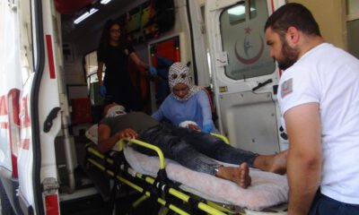 Park Halindeki Araca Çarpan Otomobilin Sürücüsü Yaralandı