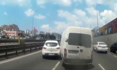 E-5 Karayolunda Kaza Sonrası Sopayla İnen Şoföre Tatlı Dil