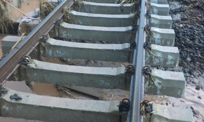 Buharkentteki Tren Rayları Onarılınca Seferler Başladı