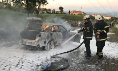 Seyir Halindeki Otomobil Alev Alev Yanarak Küle Döndü