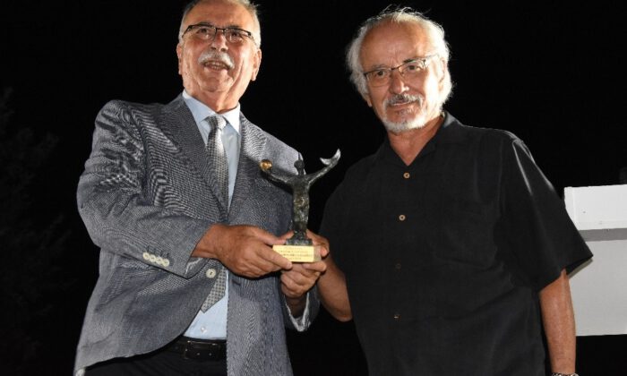Homeros Ödülü Prof. Dr. Haluk Şahinin Oldu