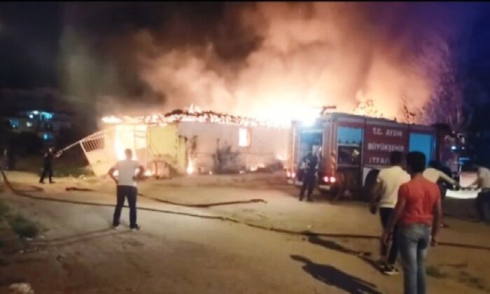 Nazillideki Yangında Bir Ev Kül Oldu