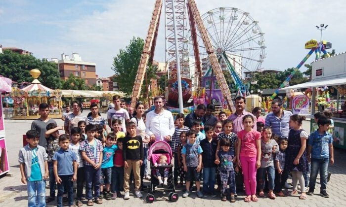 Ülkü Ocaklarından 50 Türkmen Çocuğa Bayram Hediyesi