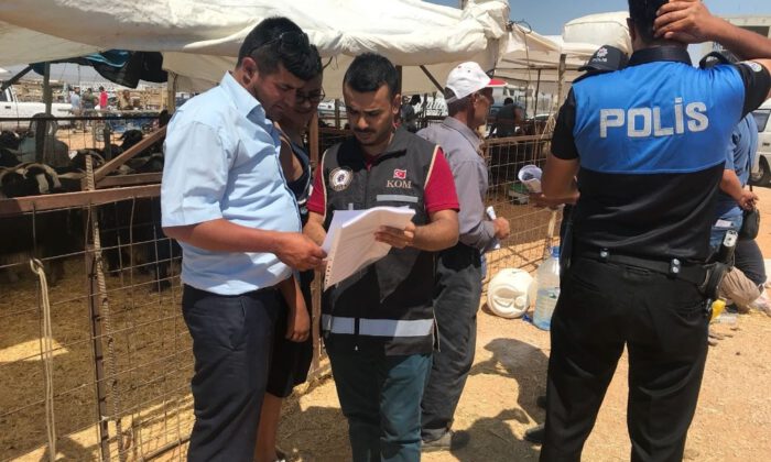 Karamanda Kurban Pazarında Broşürlü Sahte Para Uyarısı
