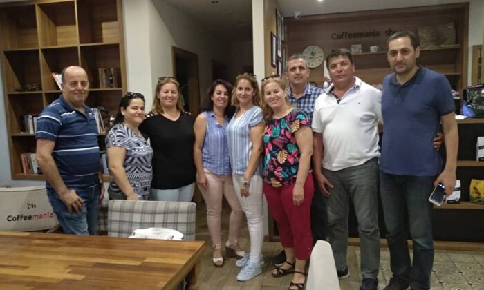 32 Yıl Sonra Aynı Sırala Oturup Hasret Giderdiler