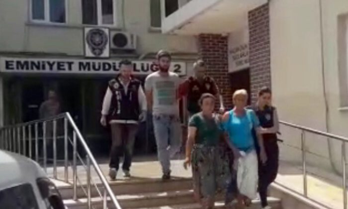Hakkında 8 Yıl Hapis Cezası Bulunan Firari Kadın Uyuşturucu Satarken Yakalandı