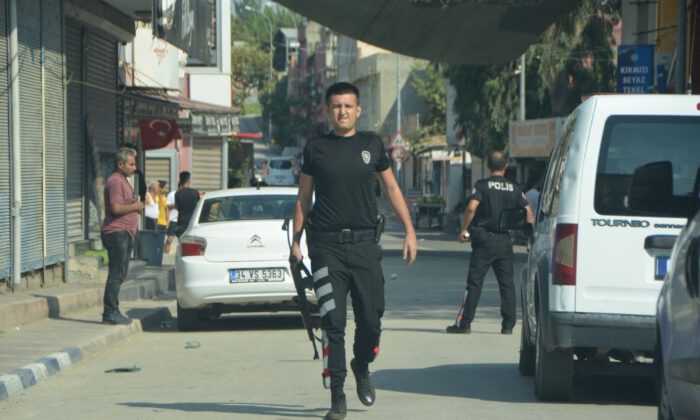 Çocukların Kavgasına Büyükler Katıldı Ortalık Karıştı