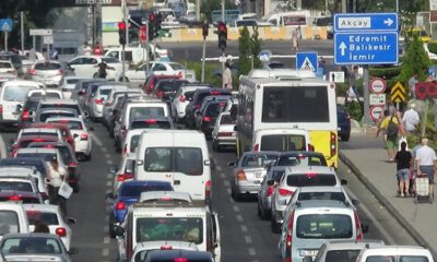 Tatilcilerin Kuyruk Çilesi Tatil Beldelerinden Başladı