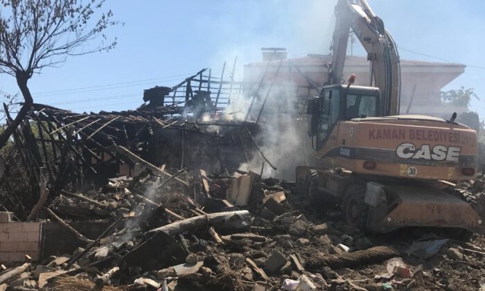Kırşehirde Tüp Bomba Gibi Patladı: 1 Yaralı