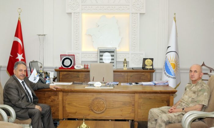 Korgeneral Karataştan Van Büyükşehir Belediyesine Ziyaret