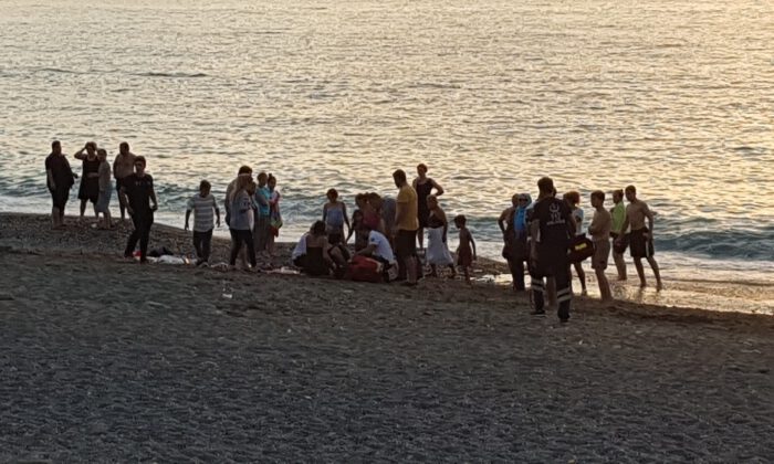 Boğulma Tehlikesi Geçiren Genç Kadın Ölümden Döndü