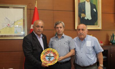 Vali Çınara Çanakkaleden Gelen Hediyeleri Verdiler