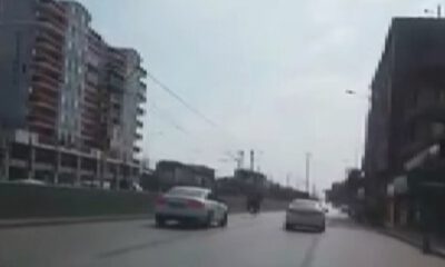 Yarış Atı Trafikte Otomobil Sürücülerine Korku Dolu Anlar Yaşattı