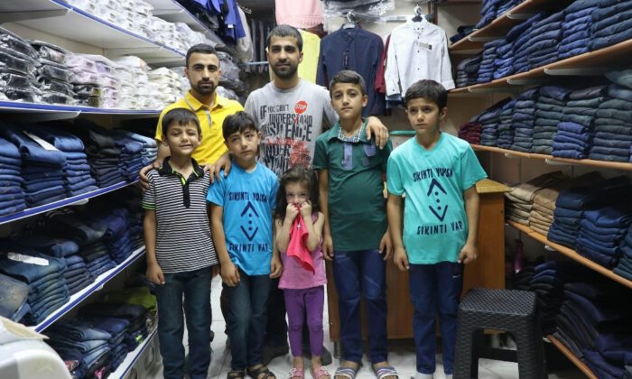Sur Mağduru Çocuklara Sur Esnafından Destek