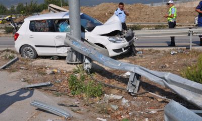 Bariyerlere Saplanan Araçta Can Pazarı
