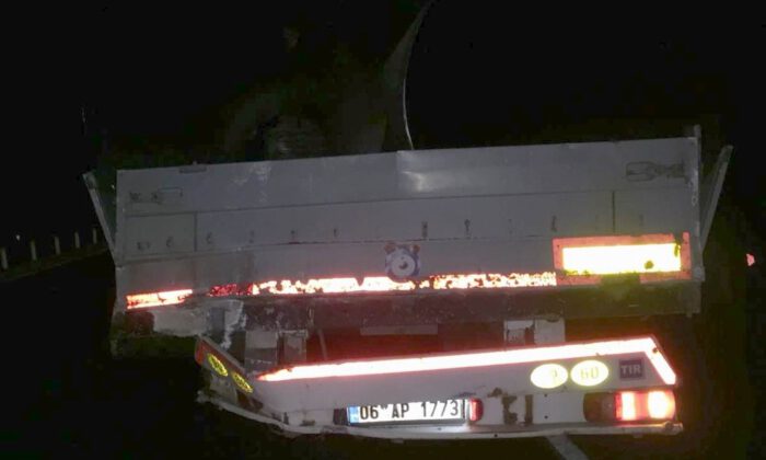 Samsunda Yolcu Otobüsü Tıra Çarptı: 11 Yaralı