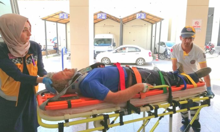 Tıra Çarpan Bisiklet Sürücüsü Yaralandı