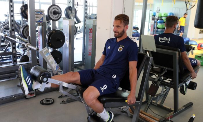Fenerbahçe Salonda Çalıştı
