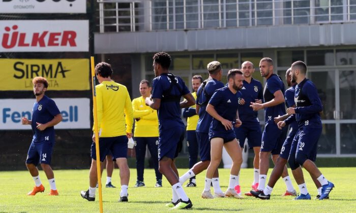 Fenerbahçe, Atiker Konyaspor Maçı Hazırlıklarını Sürdürüyor