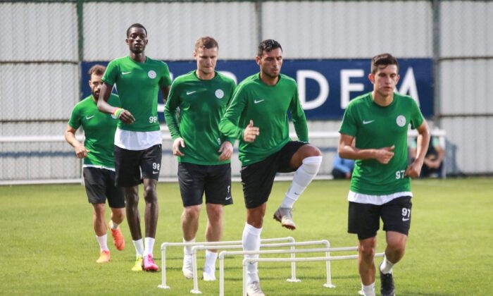 Çaykur Rizespor, Bursaspor Maçını Kazanıp, Galibiyetle Tanışmak İstiyor