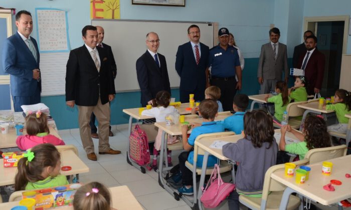 Bozüyükte 14 Bin Öğrenci İçin Ders Zili Çaldı