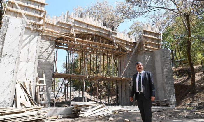 Başkan Asya Kültür Evi Ve Kale Parkta İncelemelerde Bulundu