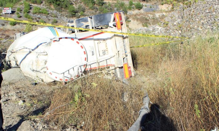 Bilecikte Beton Mikseri Devrildi: 1 Ölü