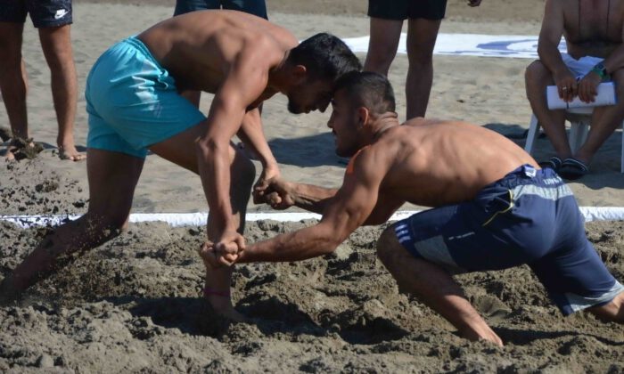 Türkiye Plaj Güreş Şampiyonası Ortacada Başladı