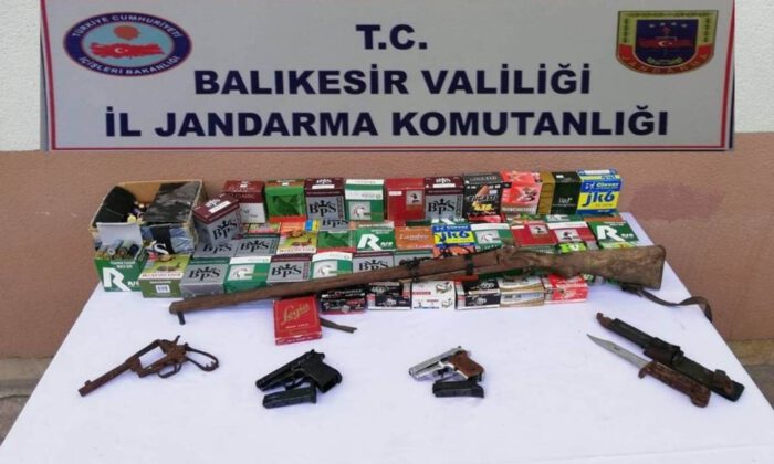 Balıkesirde Jandarmadan Silah Operasyonu