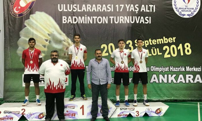 Osmangazili Badmintonculardan Çifte Mutluluk