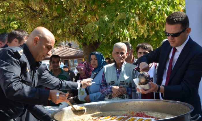 Tarihi Çarşıda Aşure İkramı