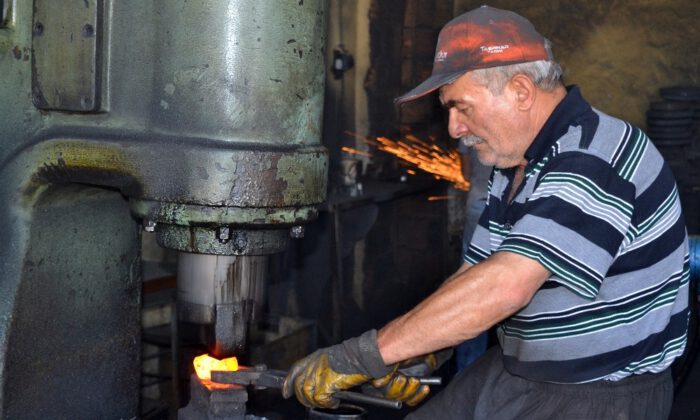 Tükenmeye Yüz Tutan Meslek Demircilik
