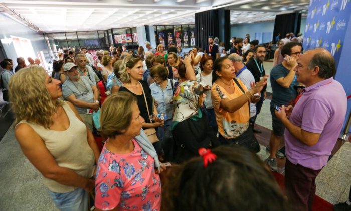15 Temmuzun Objektifleri Antalyada Seyirciyle Buluştu