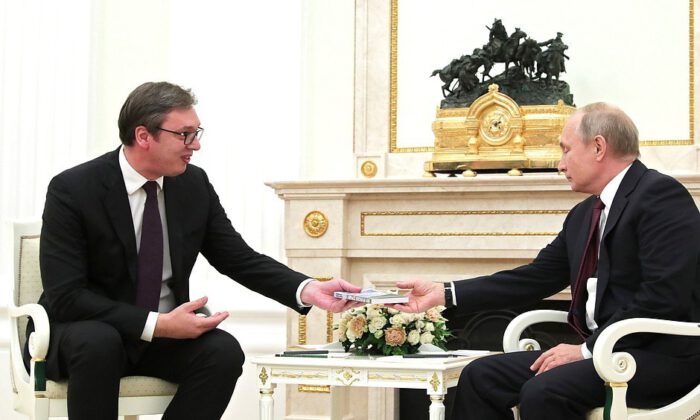 Putin Ve Vucic, Sırbistan – Kosova Gerilimini Görüştü