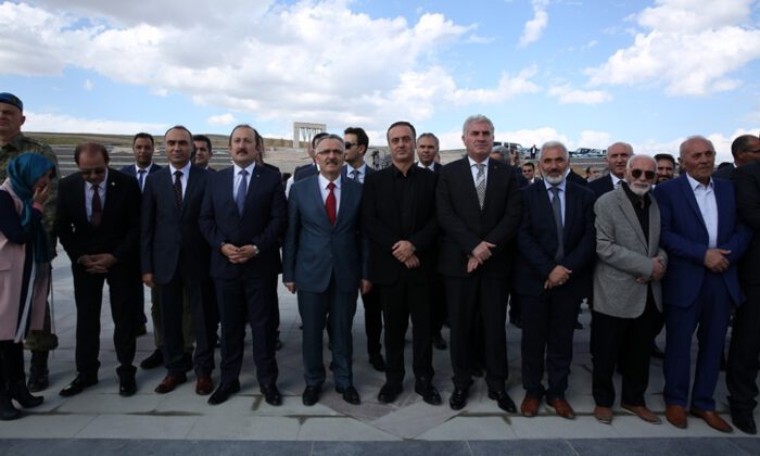 5 Bin Kişi Kapasiteli Mustafa Köseoğlu Camiinin Açılışı Gerçekleştirildi