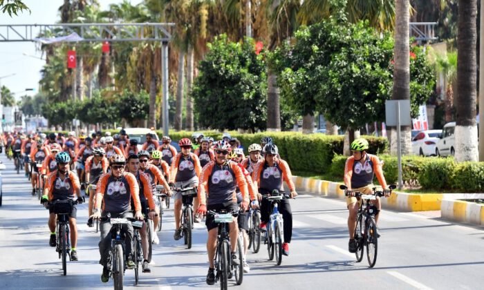 Bisiklet Tutkunları Caretta Kaplumbağaları İçin Pedal Çevirdi