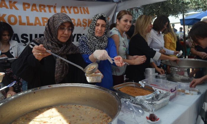 Ak Partili Kadınlardan 2 Bin Kişilik Aşure Hayrı