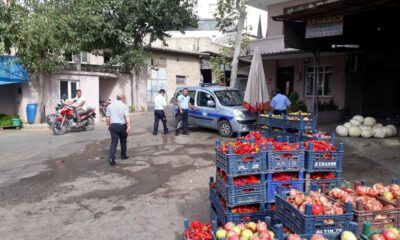 Zabıta Ekipleri Etiketleri Kontrol Ediyor