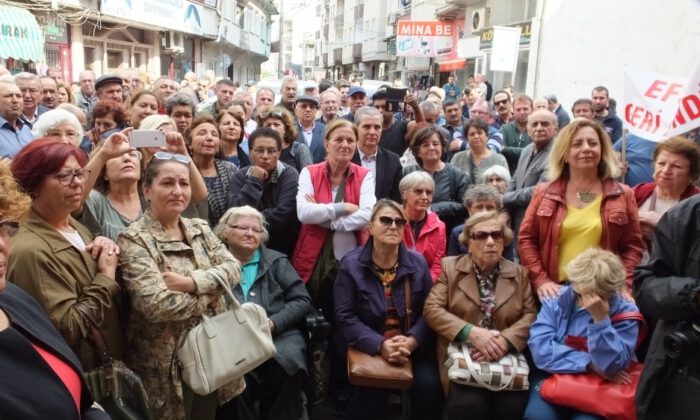 Burhaniyede Akova Da Aday Adaylığını Açıkladı