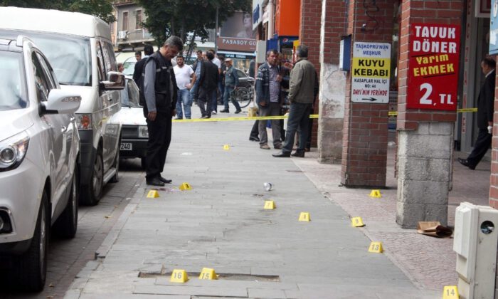 Yol Verme Cinayetinde Babaya 22, Oğluna 6 Yıl Hapis