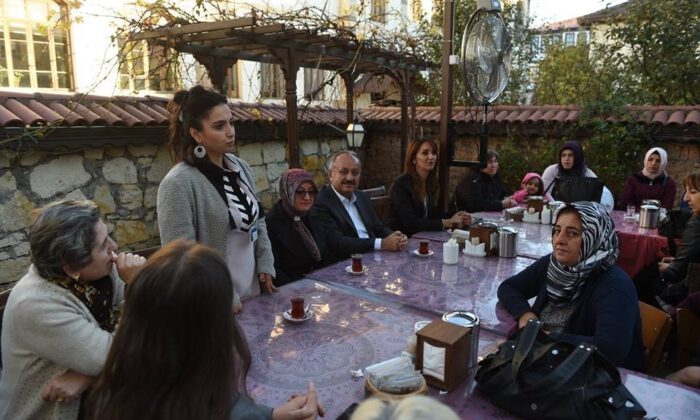 Belediye Başkanı Tahsin Babaş Ev Hanımlarıyla Bir Araya Geldi