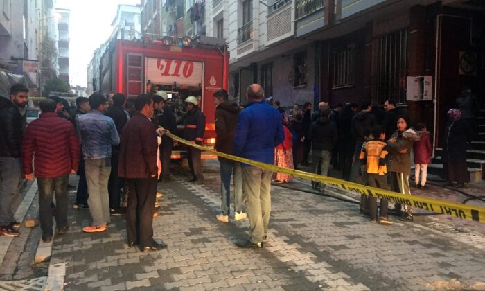 Esenyurtta 5 Katlı Binada Korkutan Yangın