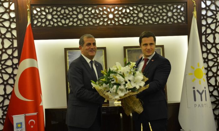 Chp İle İyi Parti İzmirde İlk Temas