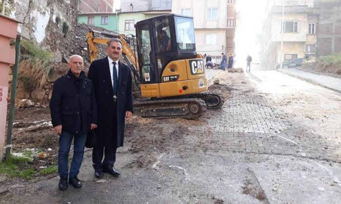 Gemlikte Yol  Genişletme Ve Kaldırım Çalışmaları